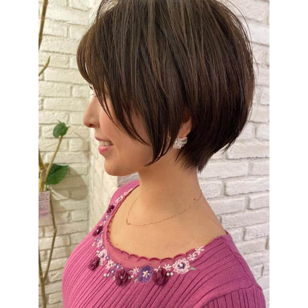 小尾渚沙さんのインスタグラム写真 小尾渚沙instagram 春なので バッサリ切っちゃいました 人生を変えるショートボブ でおなじみの津賀さん Masaya Tuga にカットして頂きました 気持ちも軽やか 明日からも頑張れそうーーー