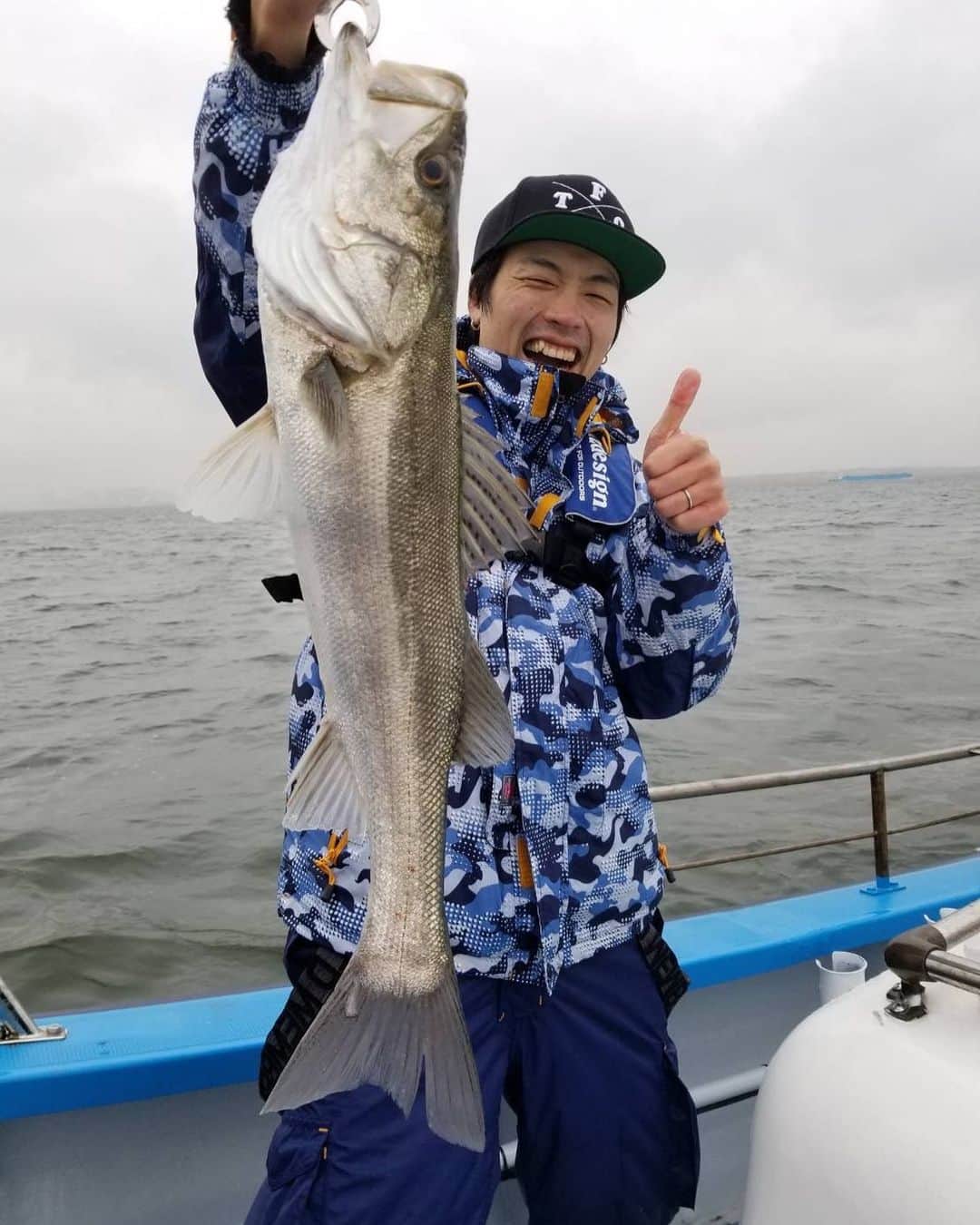 紘毅さんのインスタグラム写真 紘毅instagram 芸能人釣り王決定戦 ご覧いただけたでしょうか Tfcはもうずーっと参加させていただいてますが 念願の初優勝です もうほんっっっとにうれしくて 魚が大好きで釣りが大好きで こうやってたくさんの出会いがあったことも