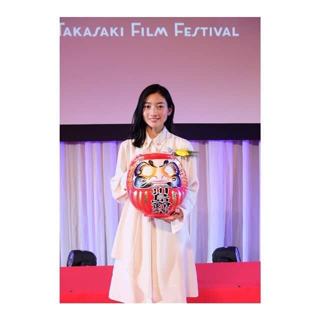 川島鈴遥さんのインスタグラム写真 - (川島鈴遥Instagram)「.﻿ 高崎映画祭　最優秀新人女優賞﻿ を頂きました。﻿ ﻿ これからも日々精進していきたいと思います。﻿ ﻿ そして、今日の22:30から﻿ 「中3、冬、逃亡中」　﻿ dTVチャンネルのひかりTVチャンネル＋にて第3話　放送されます！﻿ ﻿ 是非っ‼︎‼︎」3月22日 21時15分 - ririka_kawashima_official