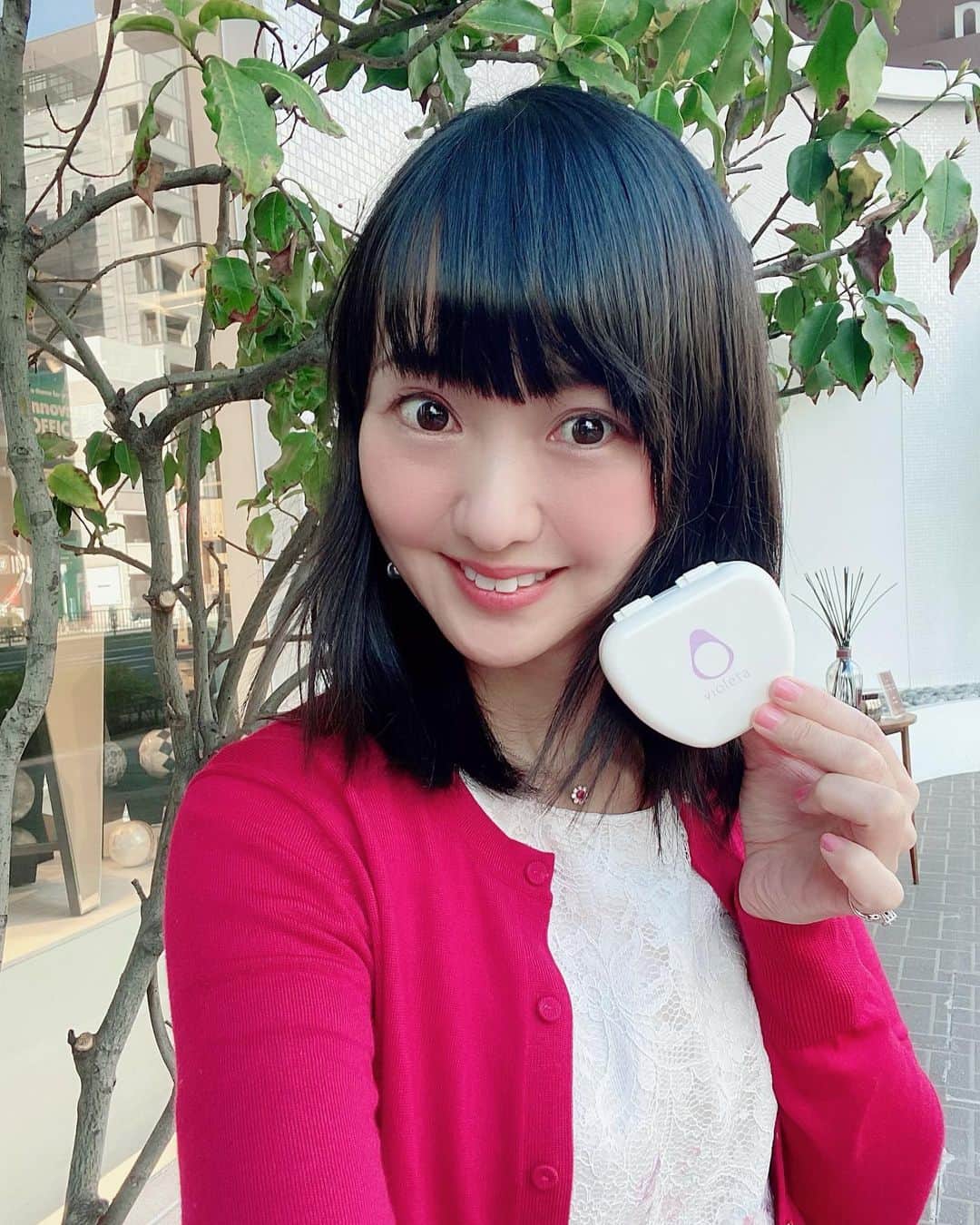 三浦泉さんのインスタグラム写真 - (三浦泉Instagram)「@violeta_.official  ビオレッタ矯正スタート❣️ * 前回　マウスピースの歯型をとったのが 届きました🦷✨ *  下の歯の歪み部分を整えたくて ✨😊🦷 *  ビオレッタ矯正は　2万円から始められるからお財布にも優しいし、痛みも少なく⽬⽴たないから嬉しい🥰✨ *  同時にホームホワイトニングもできちゃうのはありがたい✨🦷😊 * *  #ビオレッタ矯正 #マウスピース矯正 #歯列矯正  #矯正」3月22日 21時44分 - princessizu1201