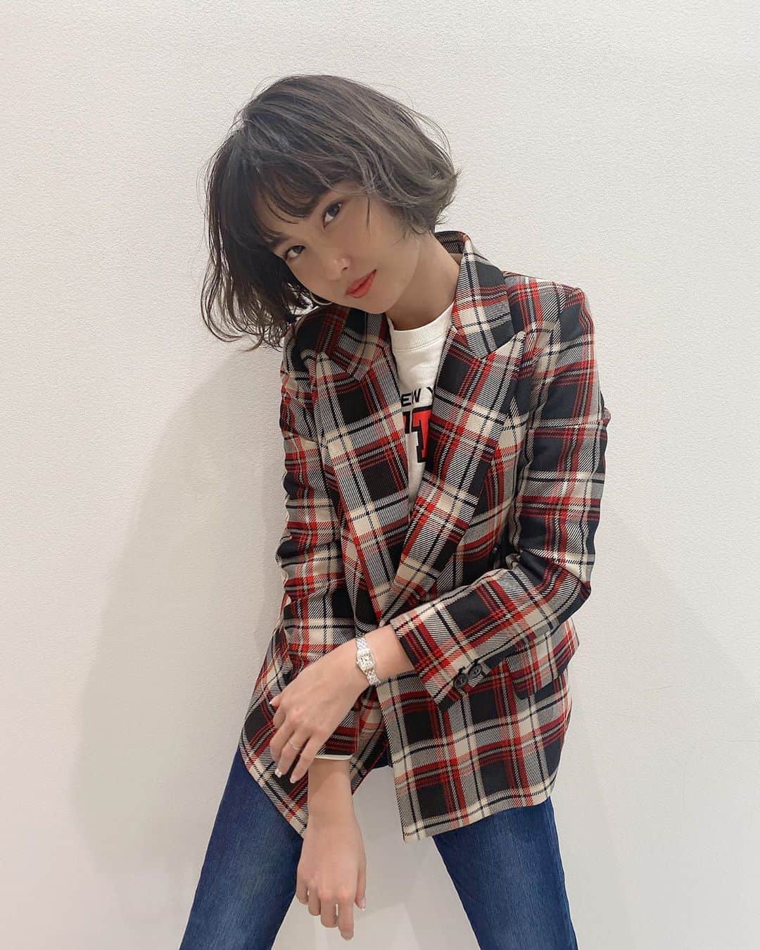 のインスタグラム：「✂️ @yukamaegawa さん 👁 @abikura_diptymoila さん まつ毛とヘアーの日。 @abikura_diptymoila さんにお願いしてて、 最近はまつ毛パーマよりもマツエク😚💕 目力が出るのがお好み。 カラーは @yukamaegawa さんで、 この度もめちゃくちゃいい色でお気に入り😍 グラデーションっぽく。 いつもお二人共本当にありがとうございます❤️」