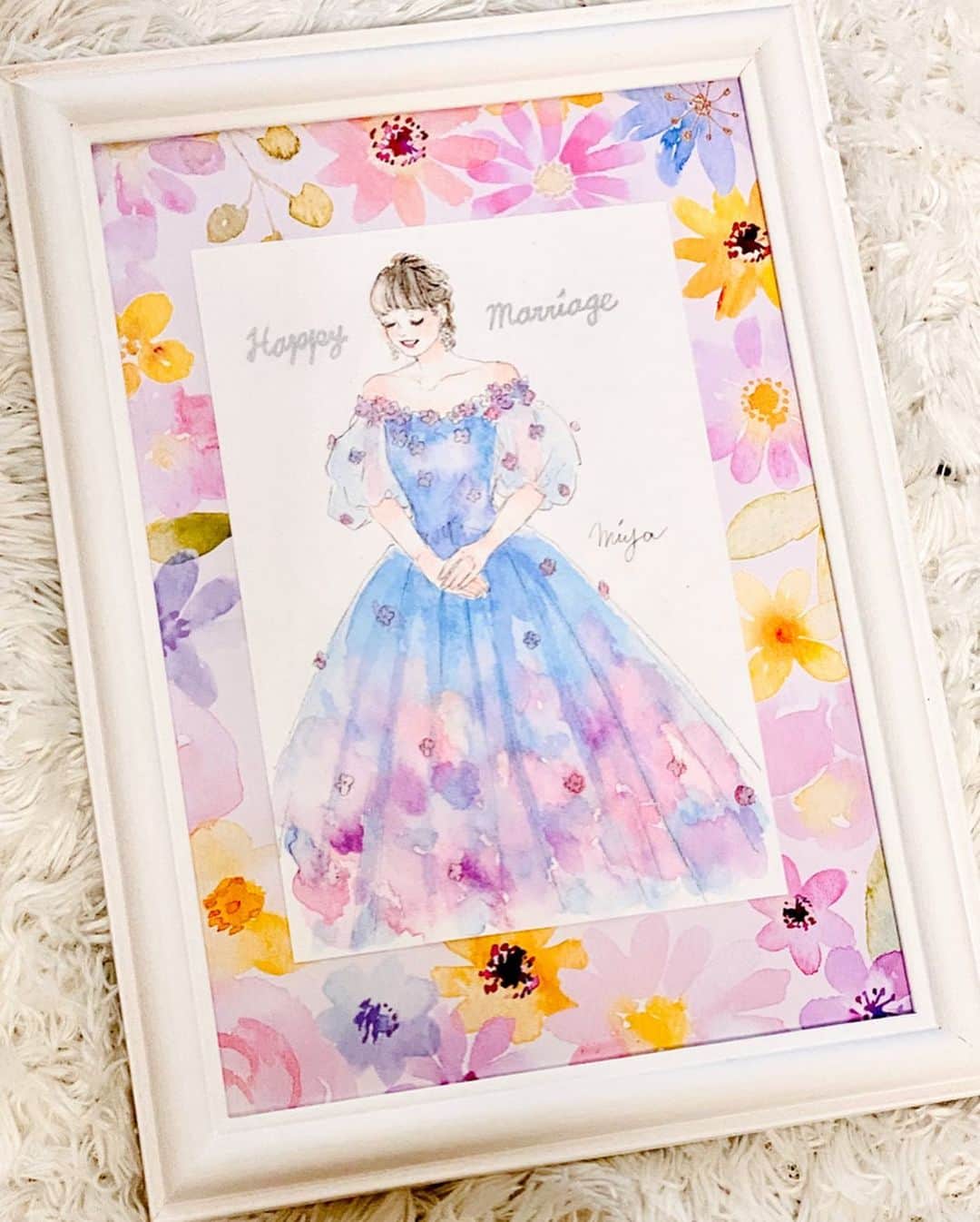 miya(ミヤマアユミ)さんのインスタグラム写真 - (miya(ミヤマアユミ)Instagram)「少し前にオーダーイラストを描かせて頂きました。  WINSOR & NEWTONイリデッセントメディウムで仕上げてキラキラします✨  好きな色と簡単な希望を聞いて自由に描かせて頂きました。ドレスの絵は花嫁さんにご友人さんからのプレゼントだそうです💐 原画は極力手放さない方針ですが素敵な方たちとご縁があり、お迎えしてくださった方のお言葉がとびきり嬉しく幸せな気持ちになりました。  #artwork #watercolor #水彩 #art #illust #illustration #draw #illustrator #イラスト #イラストレーター #手描き #手書き #アナログ #アナログイラスト #ガールズイラスト #miyamaayumi #ミヤマアユミ #winsorandnewton」3月22日 22時20分 - miya78pic