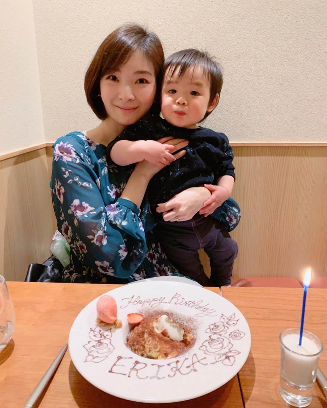 のインスタグラム：「Birthday dinner w/ my family 🍽💝 I turned 34☺️🎂 ・ 昨日で34歳になりました！ 夫が赤ちゃん連れOKの隠れ家フレンチに連れて行ってくれて家族で久しぶりの外食◎ 美味しいお店巡りが元々好きなのでたまにでもこういう時間が持てると本当に嬉しくて😭✨大感激でした！  全部美味しかったな〜😋 ・ ・ 今は大変な時期だけど、母として女性として、充実した1年にしたいと思います👩🏻🌹 ・ ・ ・ ・ #birthday #birthdaydinner #dinnerdate #mybirthday #march21 #familytime #誕生日 #誕生日ディナー #誕生日プレート #3月21日 #家族でご飯 #ありがとう」