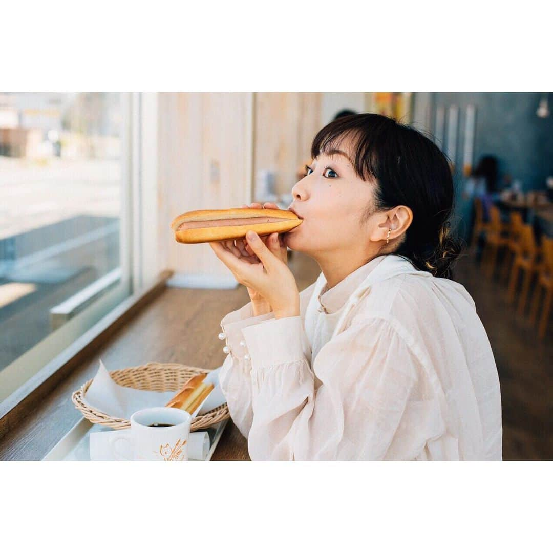 木南晴夏さんのインスタグラム写真 - (木南晴夏Instagram)「#キナミトパンノホン  発売まであと4日🍞🍞🍞🍞」3月22日 22時46分 - kinamitopan