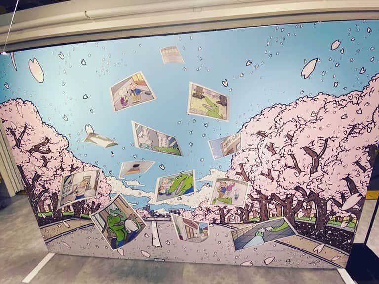 樋口みどりこさんのインスタグラム写真 - (樋口みどりこInstagram)「ワニくんに会ってきました！  いつ来るかわからない別れ、 やりたいことをやってみる勇気、 大切な人に会えるときに会いにいこう、 ワニくんには色々なことを考えさせられました✨  あと同じミドリ色だからという 勝手な親近感、、🐊 またワニくんに会いに行きます🥺  ワニくんありがとう🥰  #100日後に死ぬワニ  #100ワニ #100ワニ追悼  #ポップアップショップ  #梅田 #ロフト #きくちゆうき さん #ワニくん  #🐊」3月22日 23時08分 - higuchimidoriko