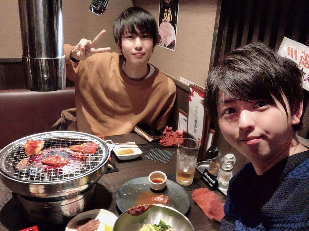 HIROKIさんのインスタグラム写真 - (HIROKIInstagram)「可愛い後輩とご飯😎 . . 彼のYouTubeもチェックチェックです🤚🏻✨ . #わっきゃい #京大兄弟  #京大 #京大生 #kyoto #kyotojapan #japan #kyotouniversity  #qyoto #violin #hiroki」3月22日 23時35分 - hiroki_qyoto