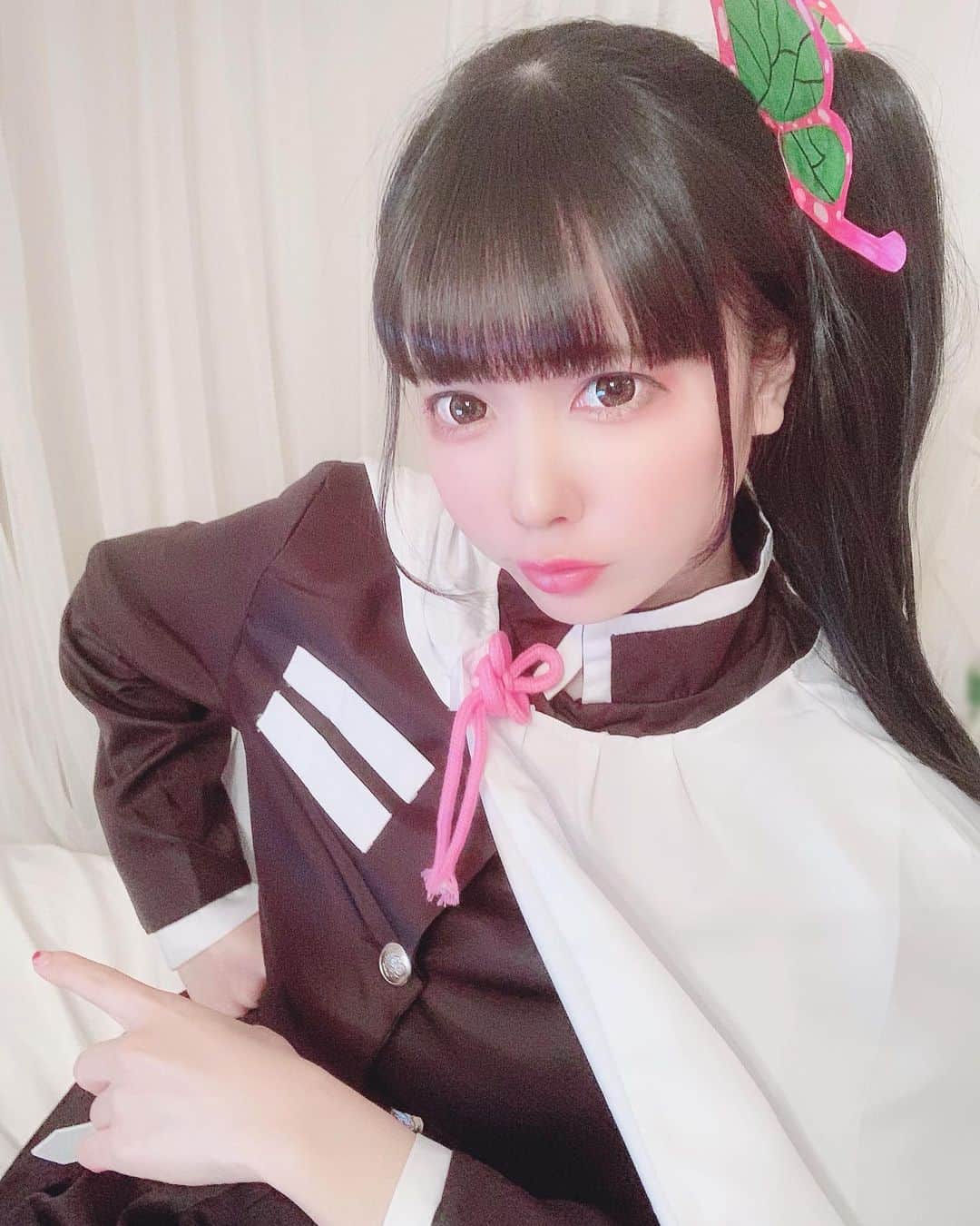 のインスタグラム：「🦋 💗 🦋 💗 カナヲちゃん (Ｕ∩ 'ᴗ' ∩Ｕ)♡ #鬼滅の刃 #栗花落カナヲ  #栗花落カナヲコスプレ #コスプレ #cosplay #cosplayer  #japanesegirl  #恋汐りんご #宅コス」