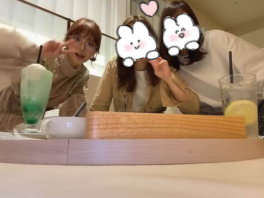 桃乃木かなさんのインスタグラム写真 - (桃乃木かなInstagram)「中学の友達と遊んできたよ👭 昔の話するの楽しいね〜☺️☺️☺️ ご飯も美味しかった🍚 また行こうね〜(見てたら) . . . 中学の友達も殆ど私の職業知ってるので隔てなく接してくれて感謝しかないです☺️ そういえば同窓会とか、成人式の次はいつ位にするんだろうね🧐？」3月23日 0時06分 - kana_momonogi