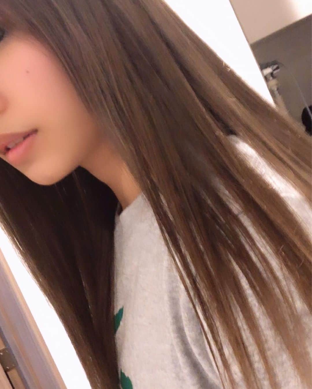 R!Nさんのインスタグラム写真 - (R!NInstagram)「エクステの付け替えで美容院行ったら だいぶ地毛が伸びてたよ✌️ いつもお世話になってます💕 エクステ @arujyansu_sibuya  美容院　@verb_shibuya  @verb_shibuya_omochan 大元さん✨  #Aldious #アルディアス」3月23日 0時10分 - rin_gemie