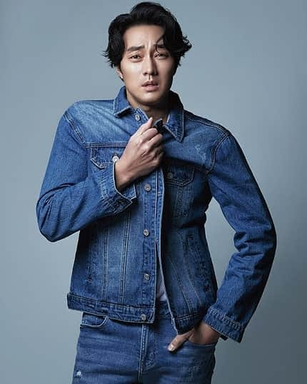 Just a girlさんのインスタグラム写真 - (Just a girlInstagram)「So Ji Sub Nix 2020 FEBRUARY ➡️MAKE-UP BY LEE JI-YOUN ➡️ HAIR STYLING BY LEE HYE-YOUNG . . . . .  #소지섭 #SoJiSub#koreanboy#맞팔 #셀스타그램 #셀카 #얼스타그램 #데일리 #선팔 #인스타그램  #f4f  #like4like #ootd  #おしゃれ #オシャレ #いいね返し #フォロー #韓国人 #韓国 #セルカ #自撮り #ファッション #フォロー #koreanmodel #magazine #🇰🇷」3月23日 0時30分 - cecithegirl