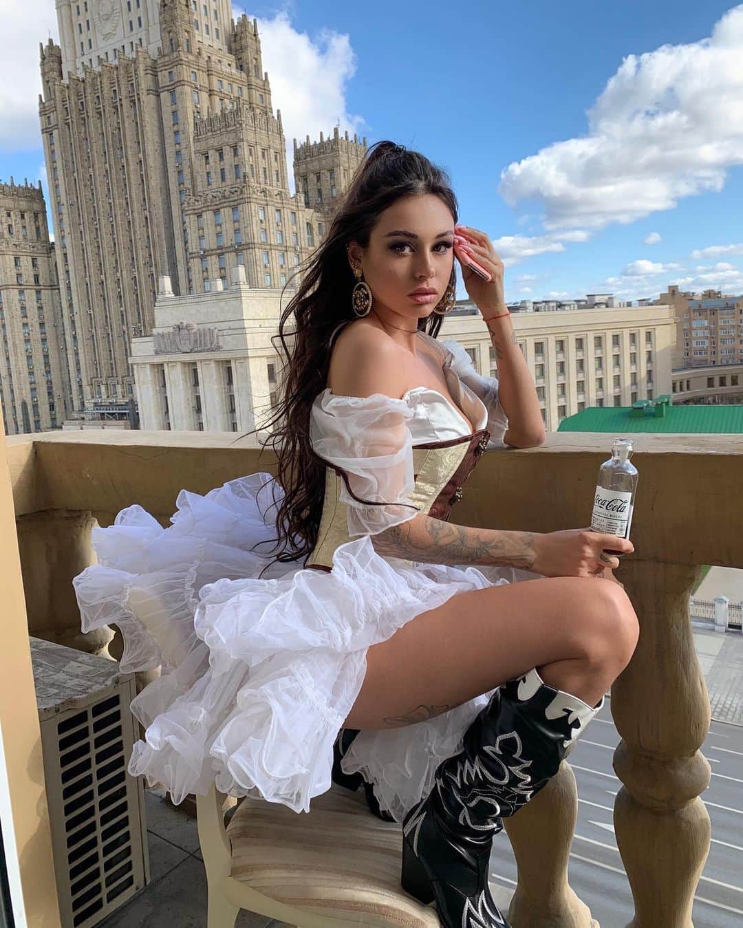 Diana Melison さ ん の イ ン ス タ グ ラ ム 写 真 - (Diana MelisonInstagram)"White...