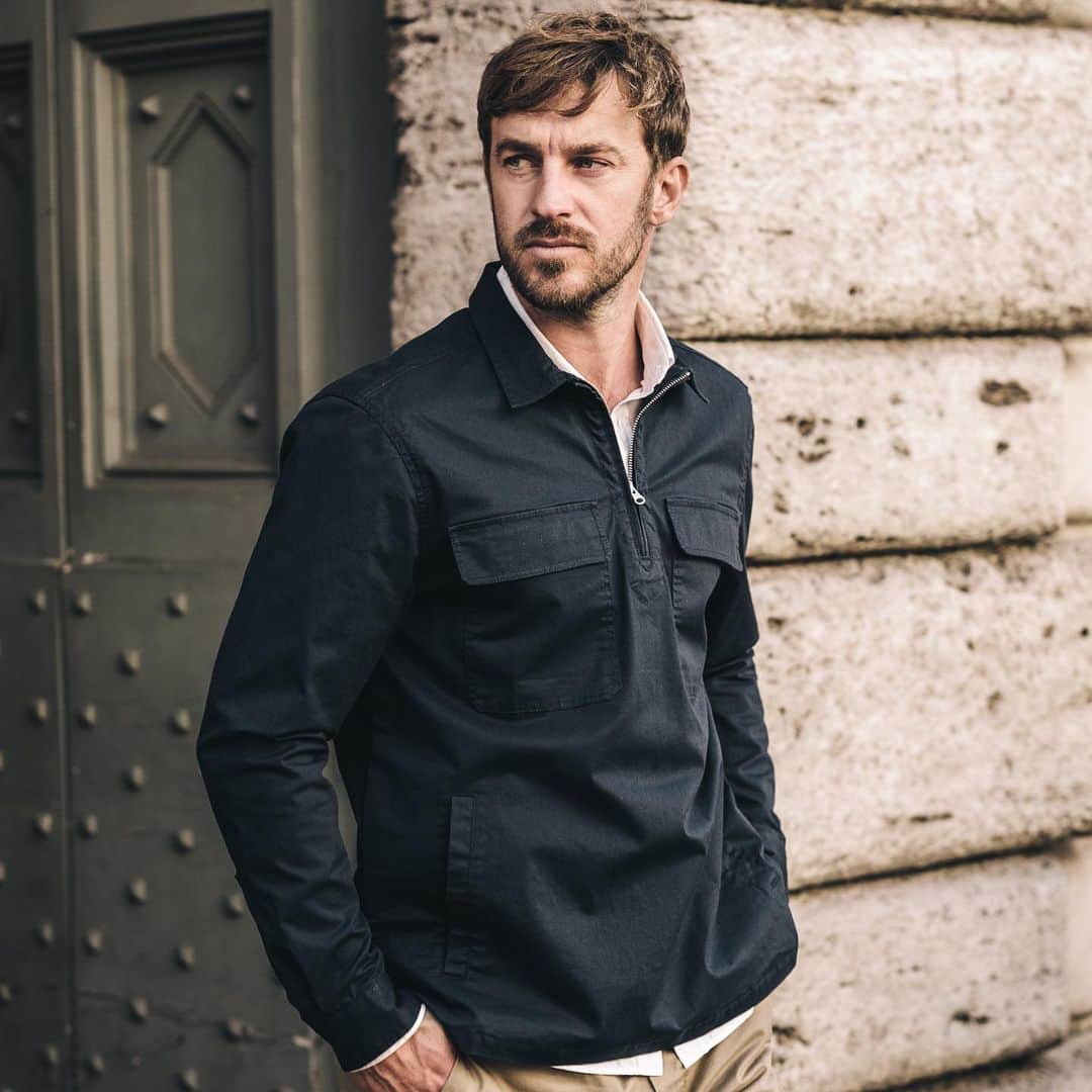 のインスタグラム：「Now online! The Sand Overshirt is the perfect transitional piece to take you into the new season. Made from a cotton stretch twill fabric with half zip fastening and two front and side pockets. Shop now by hitting the link in our bio #shirt #spring #summer #henrilloyd #menswear #sailing #sail」