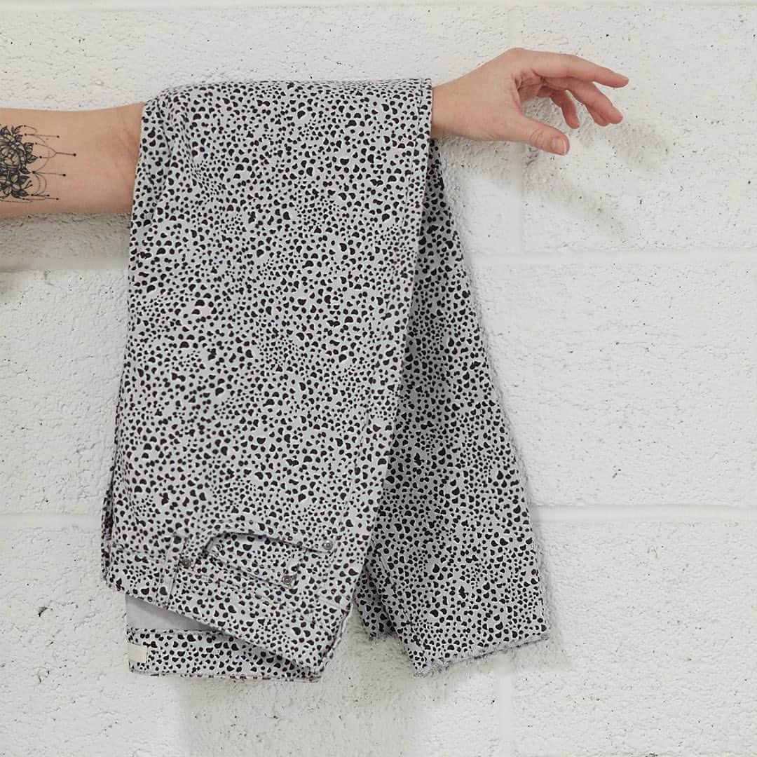 エラモスのインスタグラム：「We’re feeling WILD about these leopard printed jeans for spring.」