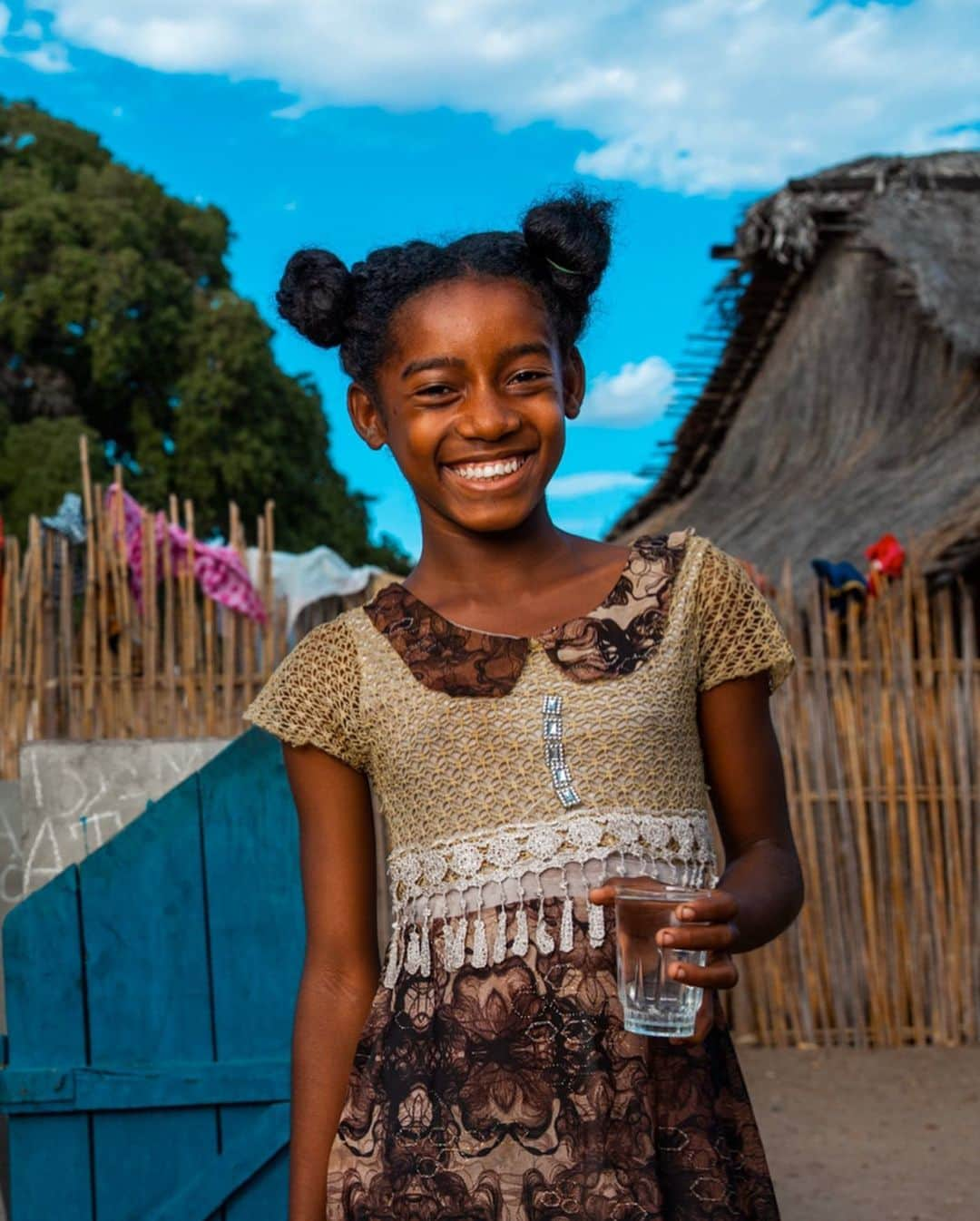 Cubby Grahamさんのインスタグラム写真 - (Cubby GrahamInstagram)「Today is #WorldWaterDay. And given the recent pandemic, clean water is more important than ever. - For most of us, we’ve never had to think about where our water comes from. Yet 1 in 10 of us lack access to clean water, which means 9 in 10 of us can help! - Working for @charitywater over the past 7 years has been a once-in-a-lifetime experience. Engaging with the most incredible and inspiring supporters and helping capture stories to share and celebrate their impact (these are a few favorites photos from our recent trip to Madagascar). - And the best part is together the #charitywater community has helped fund clean and safe water for more than 11 million people. And today there’s a simple way you can help impact even more. - Thanks to an incredibly generous donor, simply by taking @charitywater’s new #WorldWaterDay quiz, you can help unlock donations to bring clean and safe water to families in need. Learn more at: charitywater.org/worldwaterday - If you also feel inspired to give, I personally give my age in dollars every month, about $1 a day, to fund clean and safe water all year long. I’ve put a link in my profile if you’d like to learn more and join the clean water movement. - Lastly, share this post with a friend. Because we all need some good and inspiring news these days, and everyone deserves access to clean and safe water. And together I believe we can end the water crisis in our lifetime.」3月23日 1時34分 - cubbygraham