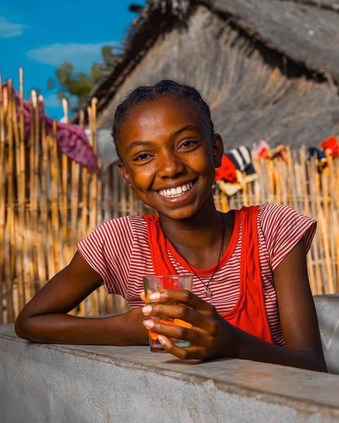 Cubby Grahamさんのインスタグラム写真 - (Cubby GrahamInstagram)「Today is #WorldWaterDay. And given the recent pandemic, clean water is more important than ever. - For most of us, we’ve never had to think about where our water comes from. Yet 1 in 10 of us lack access to clean water, which means 9 in 10 of us can help! - Working for @charitywater over the past 7 years has been a once-in-a-lifetime experience. Engaging with the most incredible and inspiring supporters and helping capture stories to share and celebrate their impact (these are a few favorites photos from our recent trip to Madagascar). - And the best part is together the #charitywater community has helped fund clean and safe water for more than 11 million people. And today there’s a simple way you can help impact even more. - Thanks to an incredibly generous donor, simply by taking @charitywater’s new #WorldWaterDay quiz, you can help unlock donations to bring clean and safe water to families in need. Learn more at: charitywater.org/worldwaterday - If you also feel inspired to give, I personally give my age in dollars every month, about $1 a day, to fund clean and safe water all year long. I’ve put a link in my profile if you’d like to learn more and join the clean water movement. - Lastly, share this post with a friend. Because we all need some good and inspiring news these days, and everyone deserves access to clean and safe water. And together I believe we can end the water crisis in our lifetime.」3月23日 1時34分 - cubbygraham