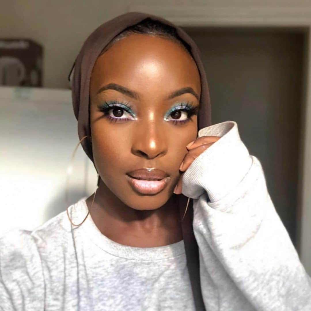 Huda Kattanさんのインスタグラム写真 - (Huda KattanInstagram)「Hi my loves! How are you guys doing? These gorgeous beauties rocking #hudabeautyobsessions Which is your fav? 💚💗💜 @zainabhassanxo @sabsi_t @jaydepierce @itsassiabeauty」3月23日 1時37分 - hudabeauty