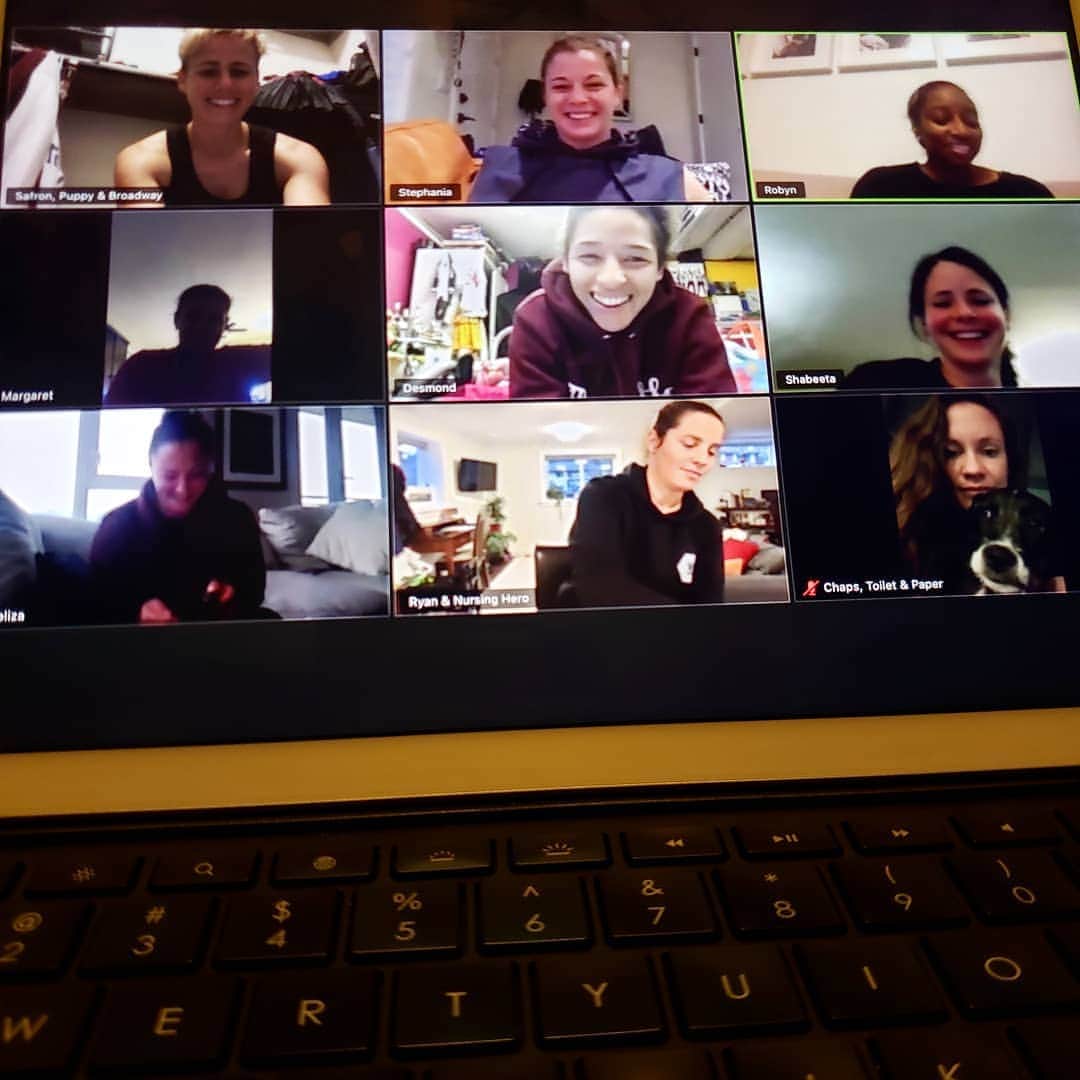 ソフィー・シュミットのインスタグラム：「Quarantine Connects with the Oldies. Guess who joined the call?! Find a way to stay connected. #stayinside #quarantine  #CanWNT #covid_19 #TeamCanada Love these people. I could stay isolated ALL DAY, but this is good for my introverted ways.」