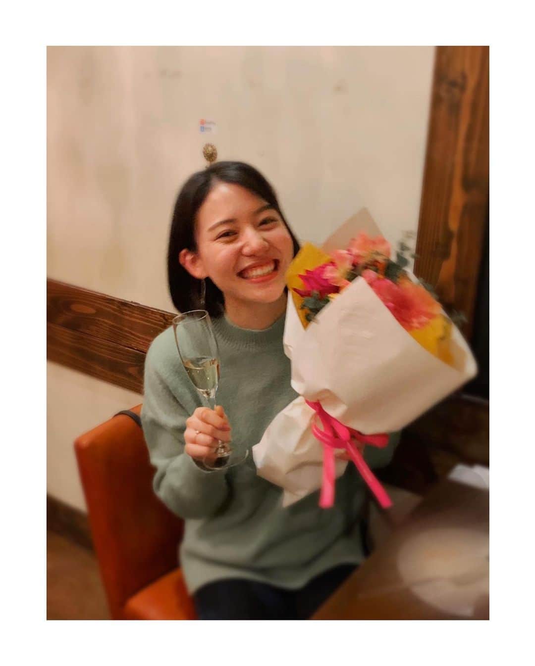 金井美樹 さんのインスタグラム写真 - (金井美樹 Instagram)「とてもお世話になっているご夫婦のお2人から💐﻿ ドラマ出演おめでとう、といただきました☺︎﻿ 今の私がやるべきことを頑張らないとね。﻿ ありがとうございます‼︎﻿ ﻿ #私をイメージしたお花を選んでくれたそうです #嬉しい 🥰」3月23日 12時25分 - kanaimikitea