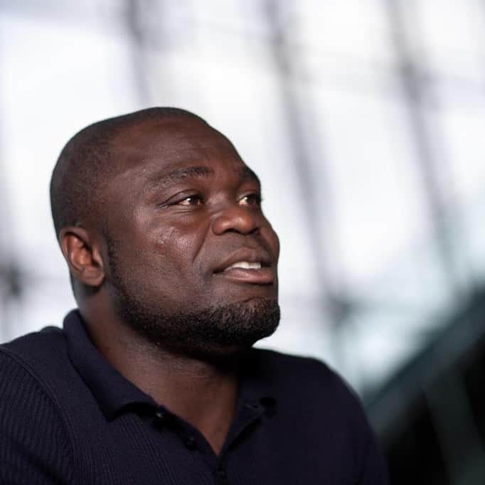 ゲーラルド・アサモアのインスタグラム：「Schwierige Zeiten gerade... Umso wichtiger, dass wir jetzt alle zusammenhalten! 🙌🏿🙌🏿 Passt auf euch und auf alle anderen auf 🙏🏿 #menschlichkeit」