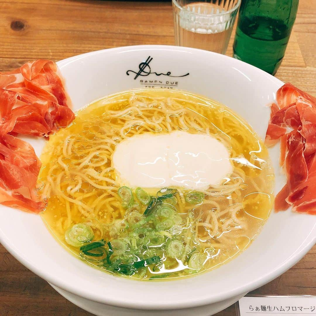 平野ノラさんのインスタグラム写真 - (平野ノラInstagram)「とうとうラーメンがフロマージュしやがったぜぇ！  #生ハムふちに乗せて #うます」3月23日 4時57分 - noranoranora1988