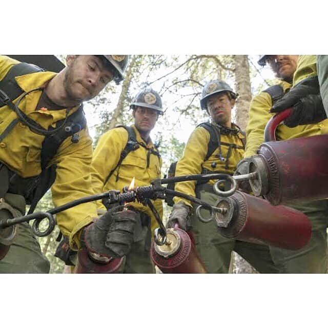 takuma watanabeさんのインスタグラム写真 - (takuma watanabeInstagram)「#OnlytheBrave #🔥 #👩🏻‍🚒 #👨🏻‍🚒 #🧑🏻‍🚒 #🐻 #🚒 #🚜 #🌋 #🖤」3月23日 5時44分 - takumagram