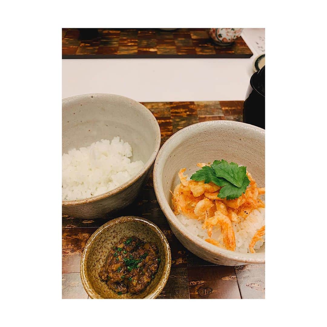 大出千尋さんのインスタグラム写真 - (大出千尋Instagram)「. 季節の食材とその土地のものをいただきました🥢 素材の良さを活かした洗練されたおいしさでした。 .  #おちあいろう @ochiairo」3月23日 7時01分 - chihiro_1208_offi