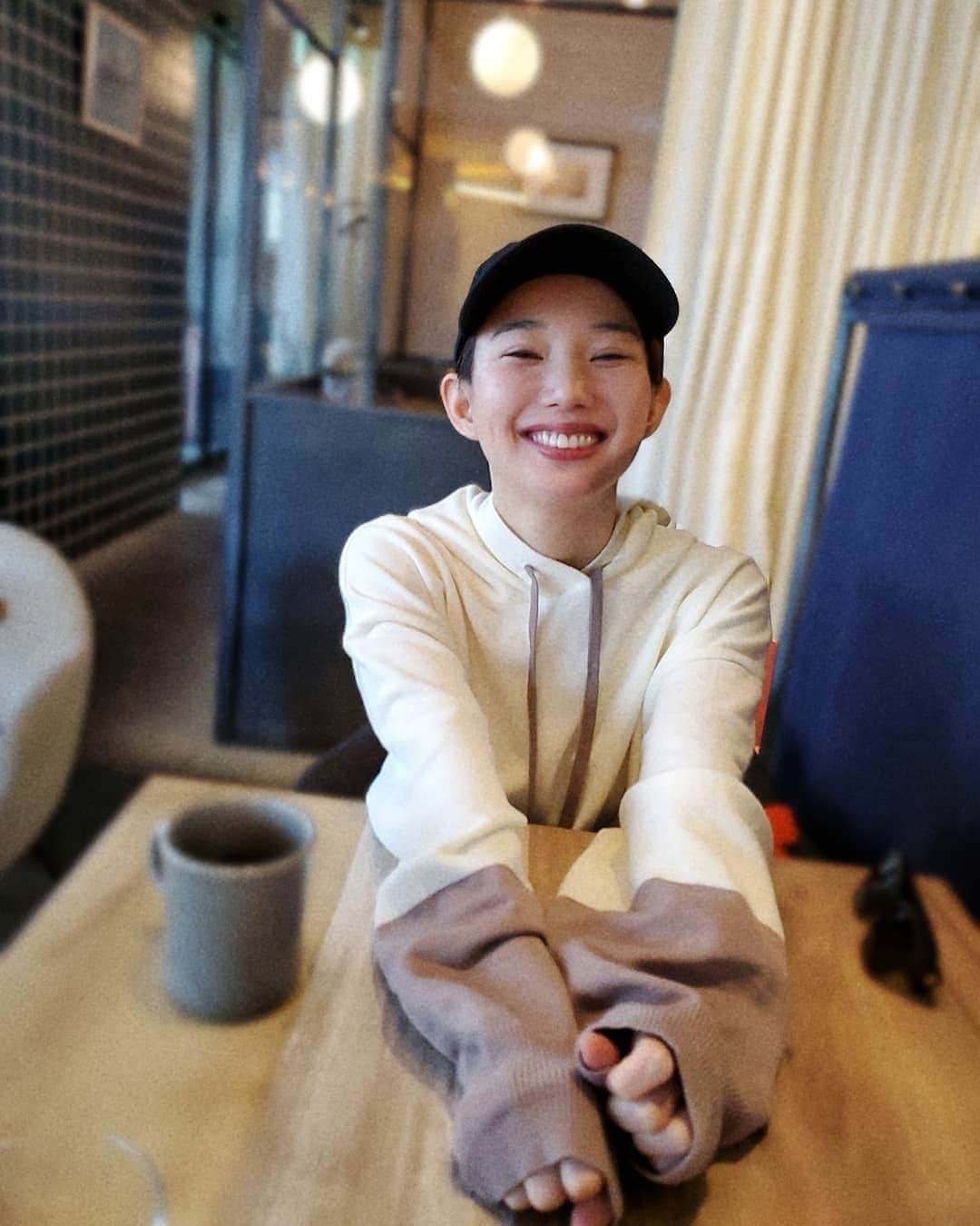 保坂玲奈さんのインスタグラム写真 - (保坂玲奈Instagram)「ここ数日間眠くならない不眠で 3時間睡眠だったのに 今日はぐっすりだった😚 ゴルフで沢山叩いたからかな😚 . 今日も1日笑顔で楽しもうね😆」3月23日 7時17分 - __renao_0707