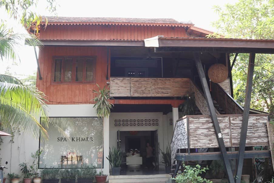 大桃美代子さんのインスタグラム写真 - (大桃美代子Instagram)「Nice spa in Siem Reap🇬🇧 暹粒的不错的水疗中心🇨🇳 씨엠립에있는 멋진 스파🇰🇷 シェムリアップにある、日系のスパ。  丁寧で日本語も通じるので安心です。  カンボジアの伝統民間医療を取り入れ、  オーガニックハーブを使っています。  旅の疲れを現地で癒す。  #シェムリアップ#spa#カンボジア#カンボジア旅行#アジア好きな人と繋がりたい#カンボジア好きな人と繋がりたい ##FAMTrip #Cambodia#spa #日本語ok  #KingdomofWonderFeeltheWarmth#」3月23日 7時23分 - miyoko_omomo