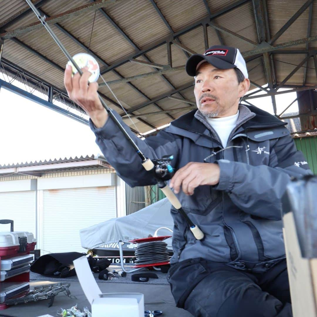 ジャッカルさんのインスタグラム写真 - (ジャッカルInstagram)「Bassser Allstar Classic 2019  2020/3/21〜22に茨城県霞ヶ浦水系で開催された バサーオールスタークラシックが終了いたしました。  所属団体の垣根を超え、選出されたトッププロ達が集まり競い合う、日本のバストーナメントの最高峰であるこの大会で、小野俊郎プロが2日目に怒涛の追い上げを見せ4位に入賞いたしました。  また、ベテランの沢村幸弘プロや、初出場となった片岡壮士プロと早野剛史プロも全力で戦い抜きました。  応援いただいた皆様に心より感謝するとともに、今シーズンもジャッカルチームへの応援よろしくお願いいたします。  @basser__magazine  #jackall #ジャッカル #basser #basserallstarclassic #bassfishing #basstournament #バサクラ #バサクラ33 #釣り #フィッシング #バスフィッシング #小野俊郎　 #沢村幸弘 #片岡壮士 #早野剛史」3月23日 7時59分 - jackall_jp