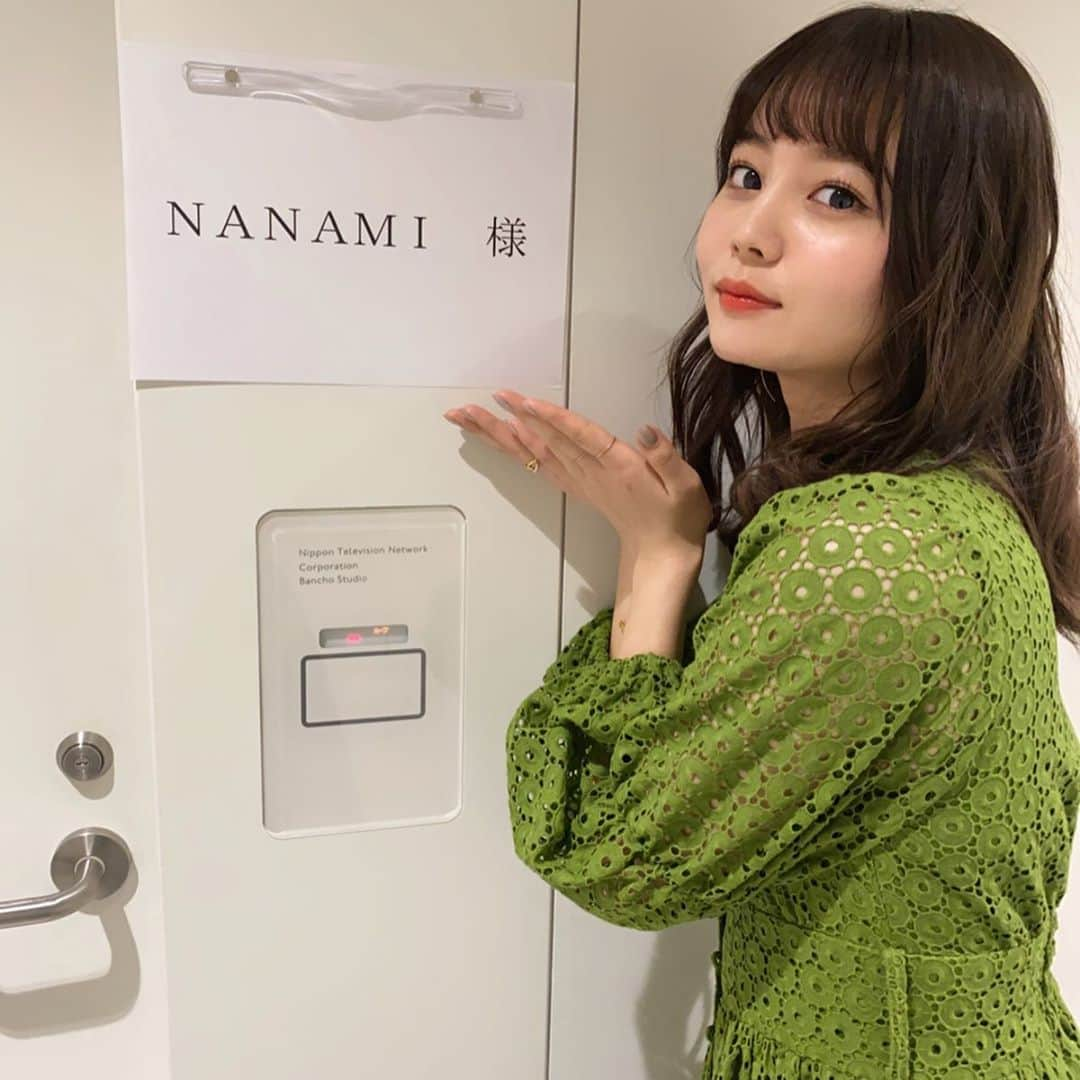 NANAMIさんのインスタグラム写真 - (NANAMIInstagram)「. 実は昨日放送の日テレ「行列のできる法律相談所」に 出演させていただきました！﻿ ﻿ 観ていただいた方ありがとうございました☺️🙏﻿ ﻿ 初めてのTVのお仕事で終始緊張しっぱなしで頭が真っ白になってしまいました😂﻿ ﻿ いろいろな方の思いもあると思いますが﻿ 今まで知ってくれていた方も昨日の放送を観て﻿ 新しく私を知っていただいた方も﻿ これからも私らしく頑張っていきたいと思うので﻿ 応援していただけると本当に嬉しいです！」3月23日 9時50分 - nanami023