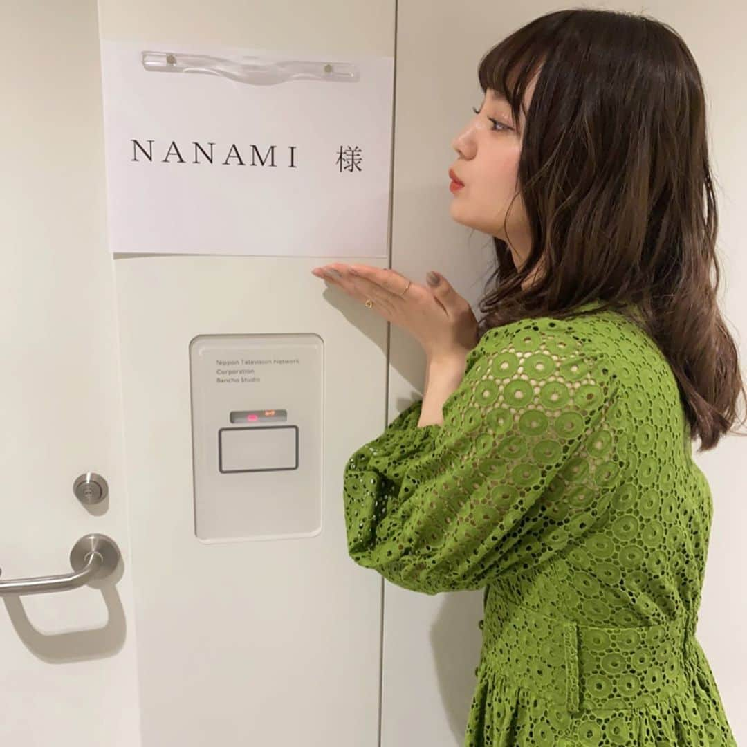 NANAMIさんのインスタグラム写真 - (NANAMIInstagram)「. 実は昨日放送の日テレ「行列のできる法律相談所」に 出演させていただきました！﻿ ﻿ 観ていただいた方ありがとうございました☺️🙏﻿ ﻿ 初めてのTVのお仕事で終始緊張しっぱなしで頭が真っ白になってしまいました😂﻿ ﻿ いろいろな方の思いもあると思いますが﻿ 今まで知ってくれていた方も昨日の放送を観て﻿ 新しく私を知っていただいた方も﻿ これからも私らしく頑張っていきたいと思うので﻿ 応援していただけると本当に嬉しいです！」3月23日 9時50分 - nanami023