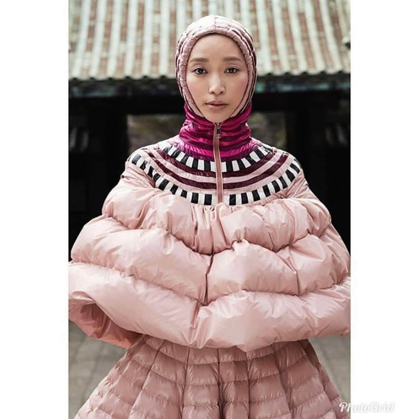 Yusuke Saekiさんのインスタグラム写真 - (Yusuke SaekiInstagram)「Recent work🌸 #Repost @genarai VOGUE.COM @moncler PROMOTION Model: Anne  Photos: @yusukemiyazaki  Stylist: @chikako_tanifuji  Hair: Taku @___cutters___ Makeup: @yusukesaeki  Editors: @genarai , Mio Sai」3月23日 10時01分 - yusukesaeki