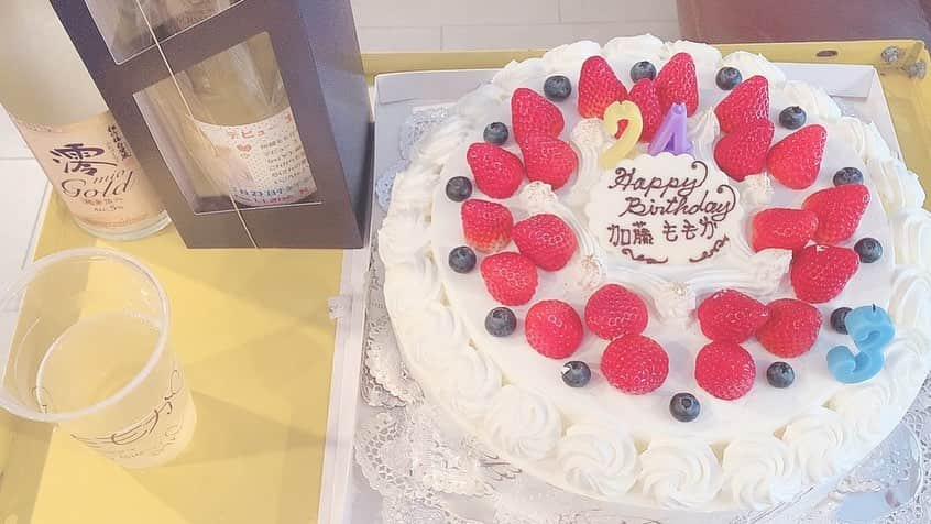 加藤ももかさんのインスタグラム写真 - (加藤ももかInstagram)「チキリバ誕生日会♡ 大好きすぎるみんなと🎂 最高のお休みになったよ◥█̆̈◤࿉∥ #チキリバ #birthday」3月23日 10時38分 - katomomoka0312_x