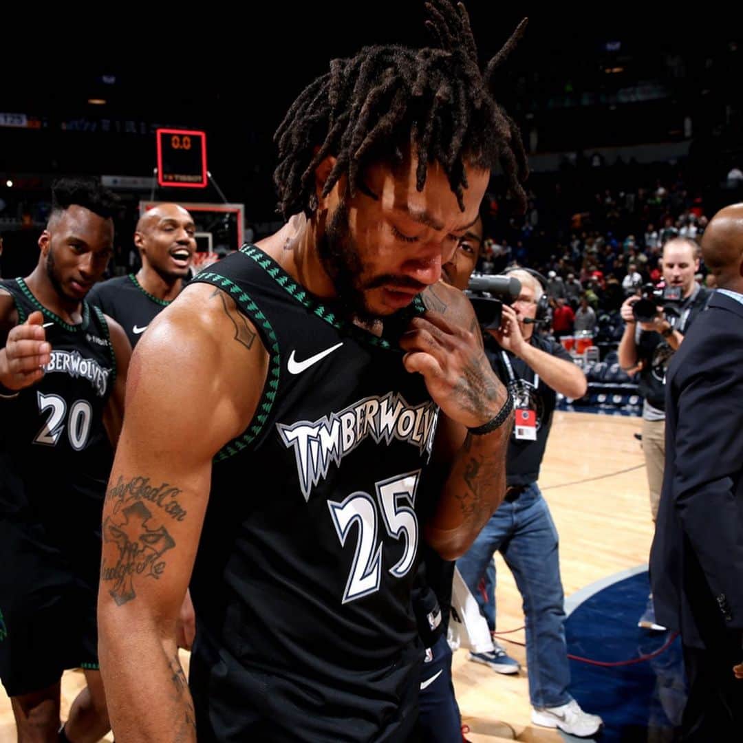 NBAさんのインスタグラム写真 - (NBAInstagram)「@drose posts a career-high 50 points in emotional @timberwolves victory (10/31/2018)! #NBATogetherLive」3月23日 11時01分 - nba