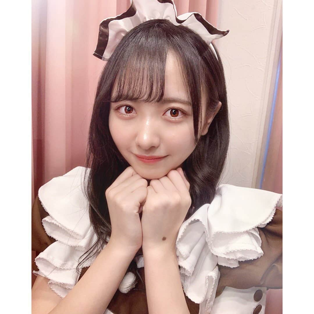 石田千穂さんのインスタグラム写真 - (石田千穂Instagram)「． Huluさんで私の初冠番組 「STU48石田千穂のはたらく石田千穂」が配信中です！！ 第2話は沖舞と3人でメイドカフェでご給仕させて頂きました。 実際に常連客の方に接客も、、😳 ぜひぜひ見てもらいたいです。なかなか恥ずかしいです。 今週の金曜日は、楓ちゃんとスシローさんで働かせていただいた回です🍣 よろしくお願いします！ ( bit.ly/2TwA16m ) #Hulu さん #はたらく千穂 #STU48 #石田千穂 #メイドカフェ #メイド」3月23日 21時09分 - chiho_ishida