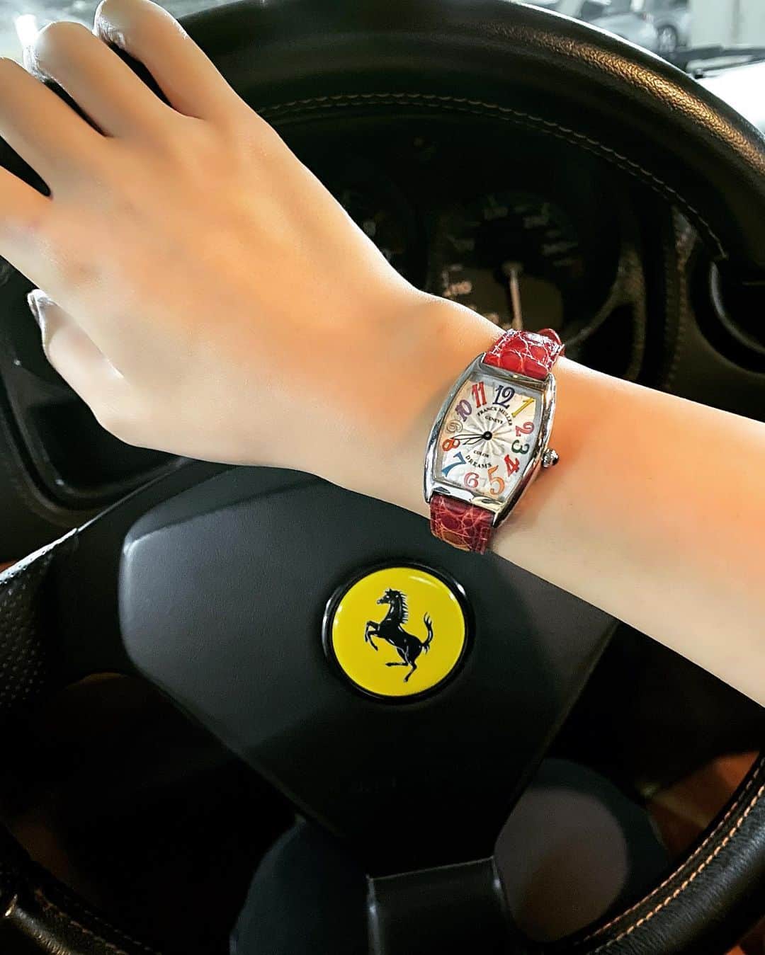 のインスタグラム：「まるで自分の車かのように撮ってみた。笑  #フェラーリ #Ferrari #フェラーリ360 #ferrari360 #フランクミュラー #frankmuller #frankmullerwatch #YouTuber #スーパーカー」