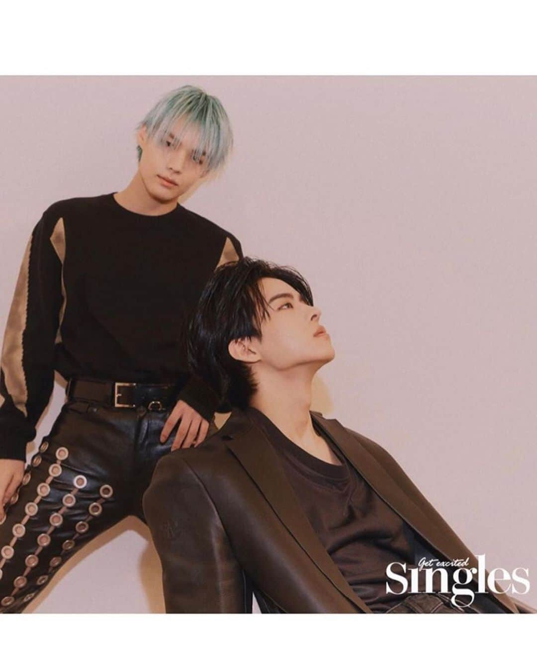 Victonさんのインスタグラム写真 - (VictonInstagram)「#Repost @singlesmagazine ・・・ #싱글즈_스타✨ 미니 앨범 #Continuous 로 돌아온 #빅톤 과 함께한 화보를 공개합니다💛💙. 성숙하고 단단한 모습으로 새로운 기록을 만들어가고 있는 #빅톤 활약은 앞으로가 더 기대됩니다. 끈끈한 우정과 열정이 넘치는 인터뷰와 더 많은 화보는 싱글즈 #4월호 에서 만나보실 수 있습니다 :)」3月23日 14時32分 - victon1109