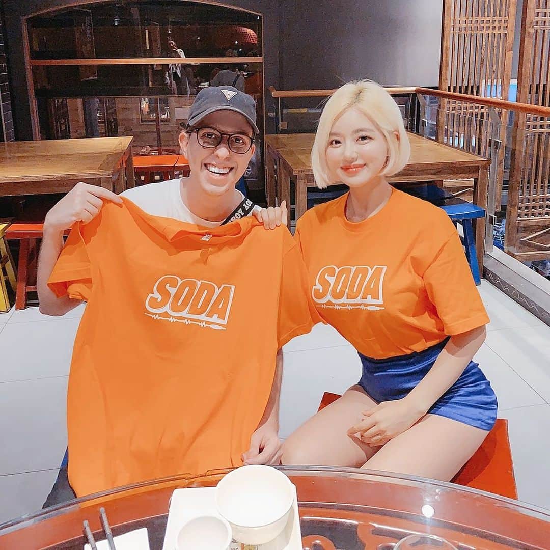 Dj Sodaさんのインスタグラム写真 - (Dj SodaInstagram)「(2019.09.27) 29번째 런치위드소다는 시드니의 조나단이에요🥳(@fawzijl )제가 지금까지 발매한 곡들을 전부 정확하게 기억하고 있어서 정말 감동 받았어요!💕늦게 올려서 미안해!!😭 (09.27.2019) 29th Lunch with soda was with Jonadan🥳(@fawzijl ) from Sydney. I was very impressed and touched by the fact that he exactly remembered all of my previous tracks from the beginning! 💕Thank you so much and truly sorry for the late posting😭 #LunchWithSoda #TeamSoda #런치위드소다」3月23日 14時45分 - deejaysoda