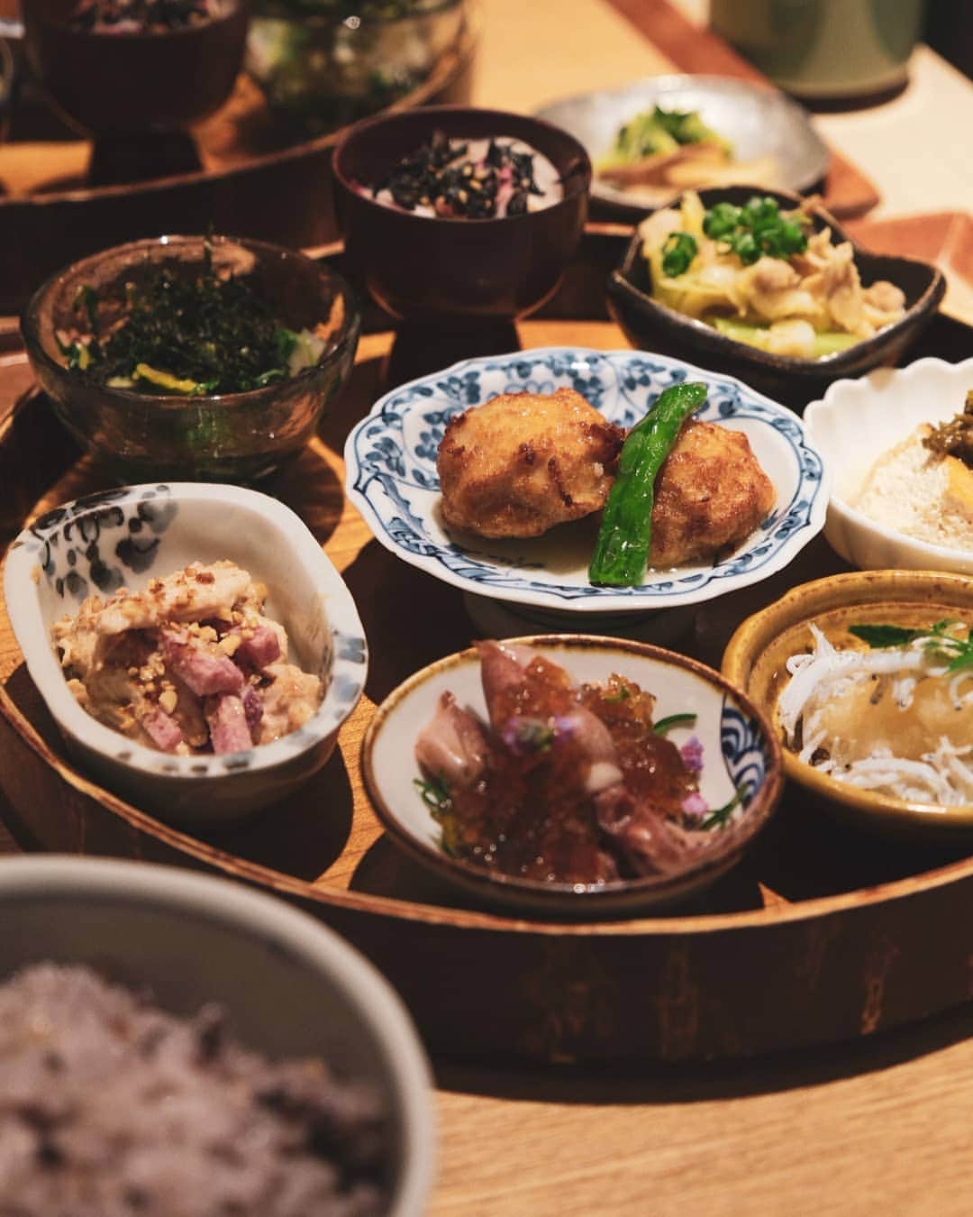 Erinaさんのインスタグラム写真 - (ErinaInstagram)「. Japanese breakfast board 🇯🇵. . Thier rice was amazing 🍚 we actualy had second bowl of this!. . . It's still 5th day since I left Japan but I miss there so much and I want to go back asap😭😭( 14days self isolation period is doing pretty good tho. I am so lucky that my boyfriend is helping me around  #bestboyfriendever😘 )」3月23日 14時52分 - eliseaki