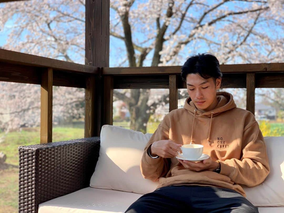 瀧澤博人さんのインスタグラム写真 - (瀧澤博人Instagram)「#cafe #coffee #spring #cherryblossom #fighter #kickboxer #athlete #singersongwriter #musician #artist #カフェ #コーヒー #春 #桜 #格闘家 #スポーツ選手 #アスリート #キックボクサー #ファイター #シンガーソングライター #ミュージシャン #アーティスト @nicoricocafe」3月23日 15時20分 - takizawahirohito