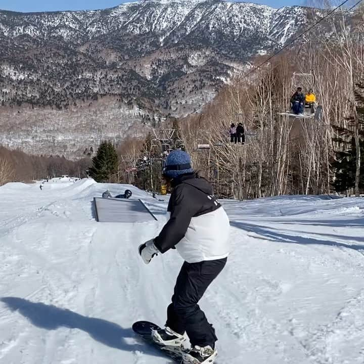 広野あさみのインスタグラム：「Free line at unexplored area🏔🤫🏂 1年ぶりのパーク 楽しい^_^  #check9416」