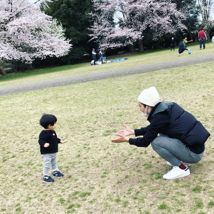大山啓輔のインスタグラム：「. お花見🌸」