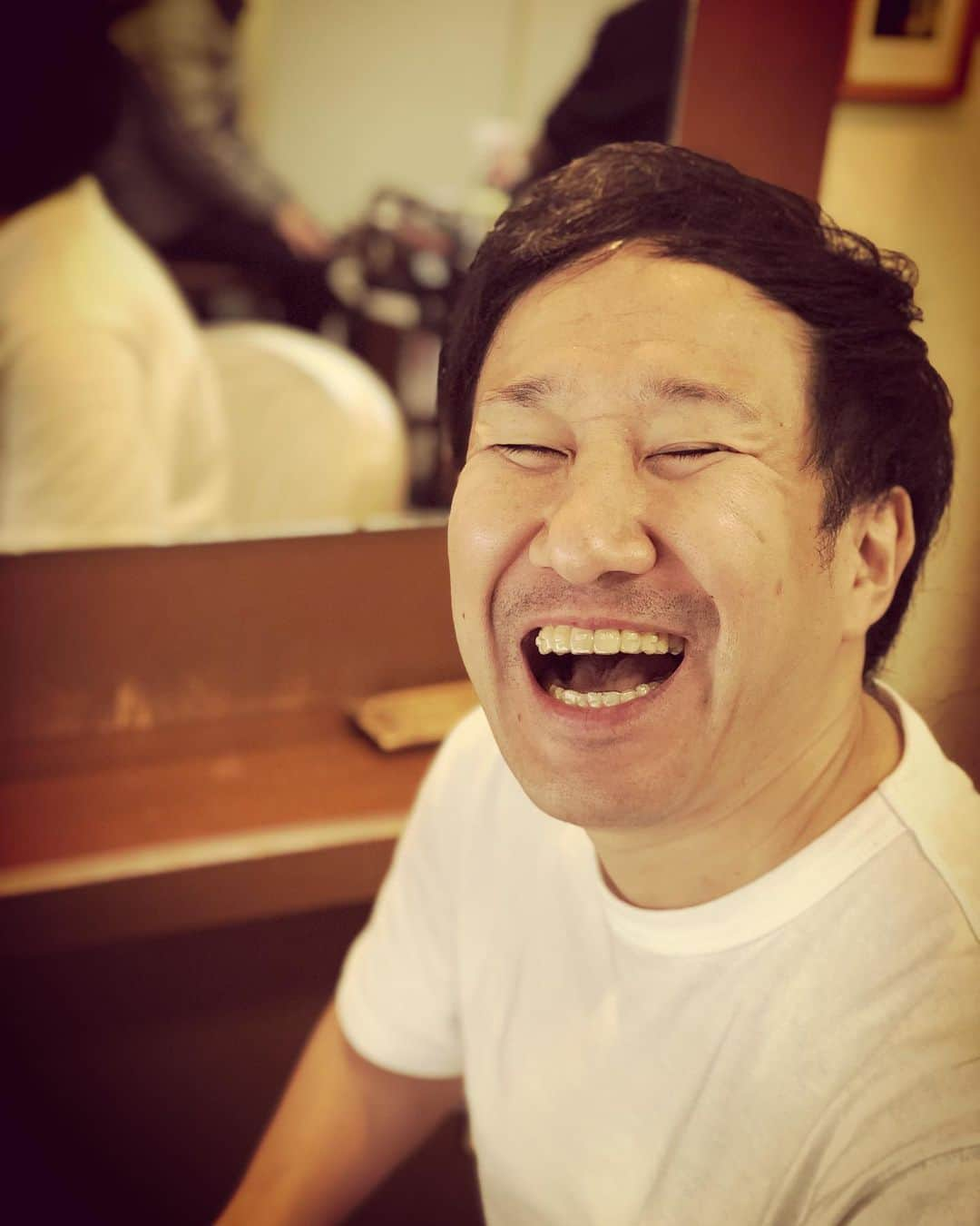 杉本知香さんのインスタグラム写真 - (杉本知香Instagram)「黒瀬も最近YouTube始めました！ おじさんがただただお酒飲んでるだけらしいですが、これから福岡の美味しいお店を紹介していくそうなので、お家で1人飲みの時に一緒に飲んでる気分になる丁度いいYouTubeです（笑） 是非チャンネル登録を😄 #中目黒美容室 #パンクブーブー黒瀬#パンクブーブー#黒瀬純#9610チャンネル #ジョイマン池谷#ジョイマン#なんだこいつー #インスタントジョンソンゆうぞう #インスタントジョンソン#おつかれちゃん」3月23日 16時58分 - sugimotoc