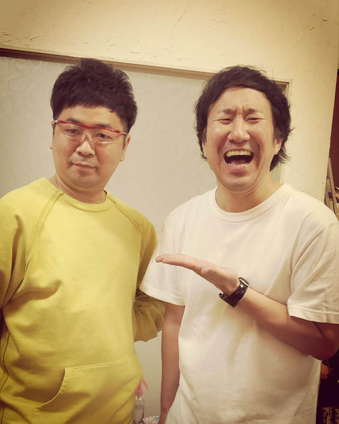 杉本知香さんのインスタグラム写真 - (杉本知香Instagram)「黒瀬も最近YouTube始めました！ おじさんがただただお酒飲んでるだけらしいですが、これから福岡の美味しいお店を紹介していくそうなので、お家で1人飲みの時に一緒に飲んでる気分になる丁度いいYouTubeです（笑） 是非チャンネル登録を😄 #中目黒美容室 #パンクブーブー黒瀬#パンクブーブー#黒瀬純#9610チャンネル #ジョイマン池谷#ジョイマン#なんだこいつー #インスタントジョンソンゆうぞう #インスタントジョンソン#おつかれちゃん」3月23日 16時58分 - sugimotoc