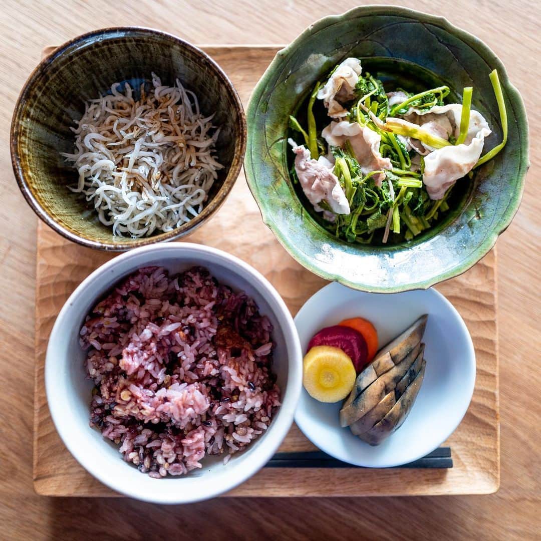 武井義明さんのインスタグラム写真 - (武井義明Instagram)「今頃朝飯の画像です。残り物オールスターズ。」3月23日 22時30分 - bebechef