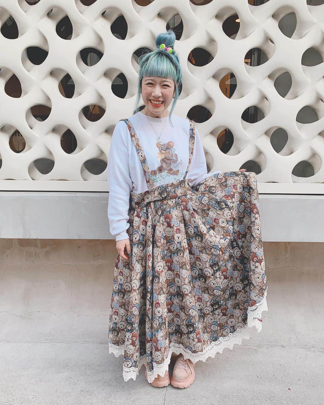 KARIN さんのインスタグラム写真 - (KARIN Instagram)「たら〜〜ん🧚‍♂️ びっぐびっぐスカート🧸💕 最後は笑顔ではいっちーずっ」3月23日 22時33分 - karin.tempurakidz