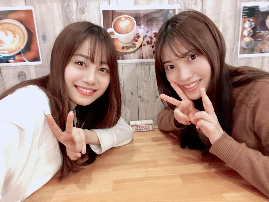 伊藤美来さんのインスタグラム写真 - (伊藤美来Instagram)「みくです☺︎ 先日夏織せんぱいとご飯行ってきました♡  喋りたおした〜☺️ #石原夏織 せんぱい #参鶏湯食べた #またいきたい」3月23日 22時36分 - itomiku_official