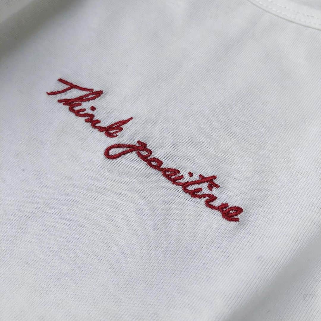 ハニーズ公式さんのインスタグラム写真 - (ハニーズ公式Instagram)「白の上下にネイビーのジャケットを合わせたかっちりコーデ トップスをTシャツにすることで抜け感を演出 刺繍ロゴの赤で春マリンなスタイリングに 『ノーカラージャケット』￥2980 ・673-42-7869③※一部店舗、オンラインショップにてお取り扱い 『7分袖ロゴ刺繍T』￥980 ・587-11-6086⑥ 『ベルト付ストレートパンツ』￥2680 ・573-73-0052⑧ 『ベルト使いショルダー』￥2480 ・237-121-7015①※一部店舗、オンラインショップにてお取り扱い 『ビット付ローファー』￥1980 ・245-134-6912②※一部店舗、オンラインショップにてお取り扱い  画像をタップすると商品ページにとぶことができます☺︎ #ジャケット #ノーカラー #春アウター #Tシャツ #ストレートパンツ #春マリン #春 #春コーデ #spring #springstyle #Honeys #ハニーズ #fashion #R_fashion #ootd #プチプラ #高見え #置き画 #置き画くら部 #きょコ #ハニマニ #ハニジョ」3月23日 17時34分 - honeysofficial