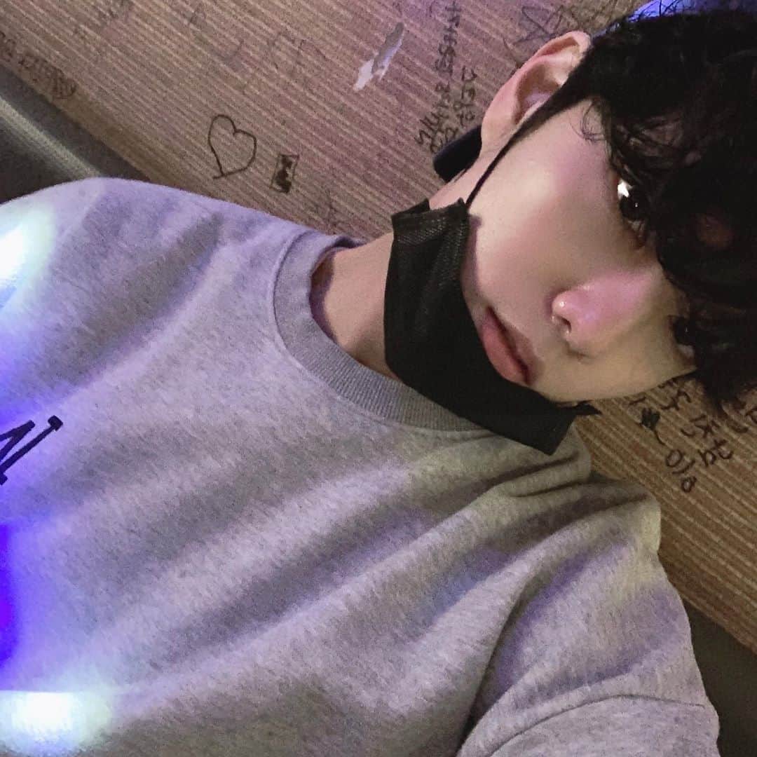 チ・ミンヒョクのインスタグラム：「오늘아님🤚🏻」