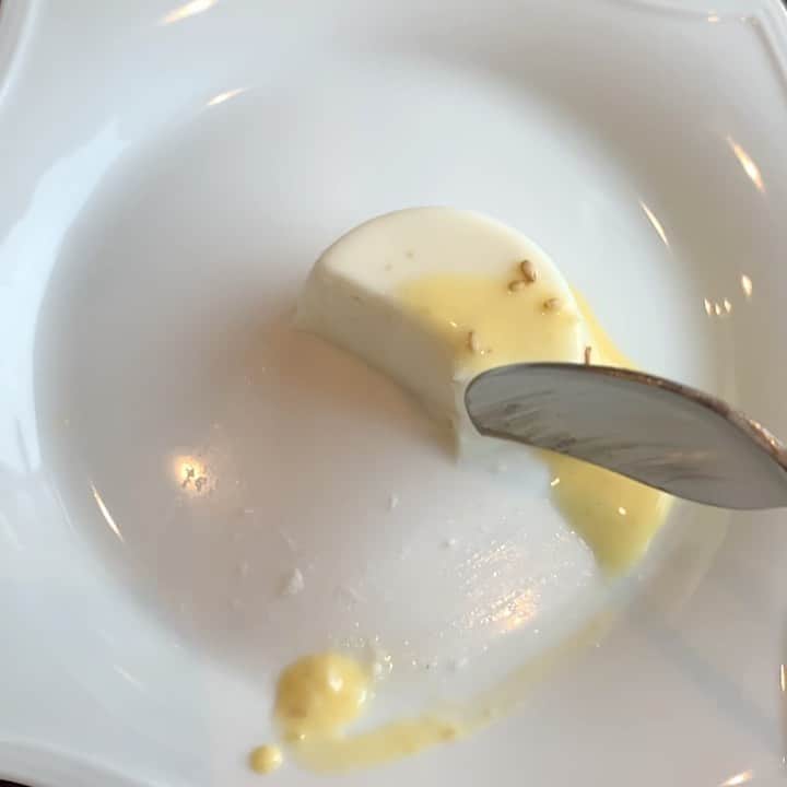 神野友亜のインスタグラム：「🍮」